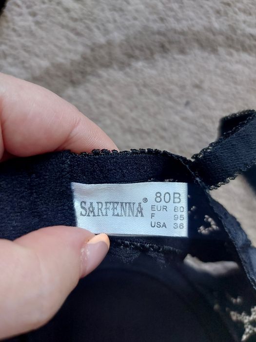 Бюстгалтери нові:  чорний, білий,  синій