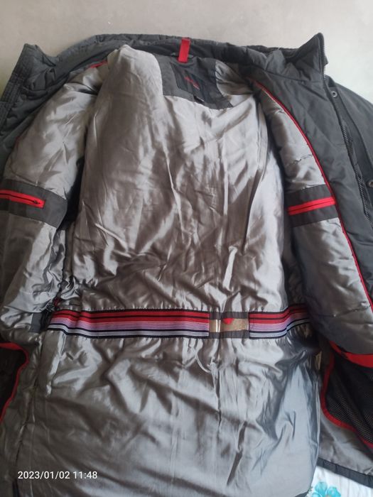 Тепла чоловіча куртка