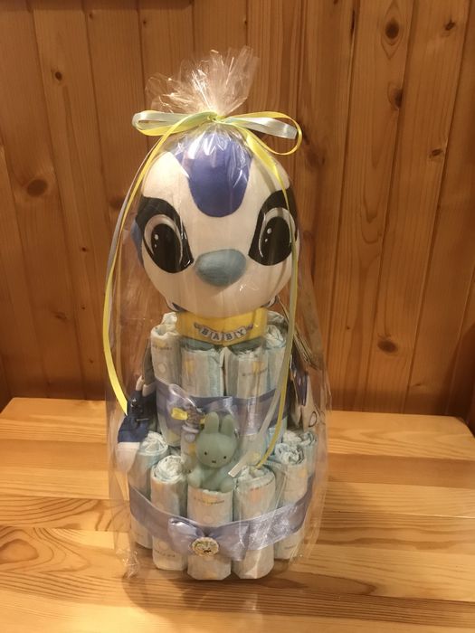 Tort z pieluch PAMPERS z maskotka