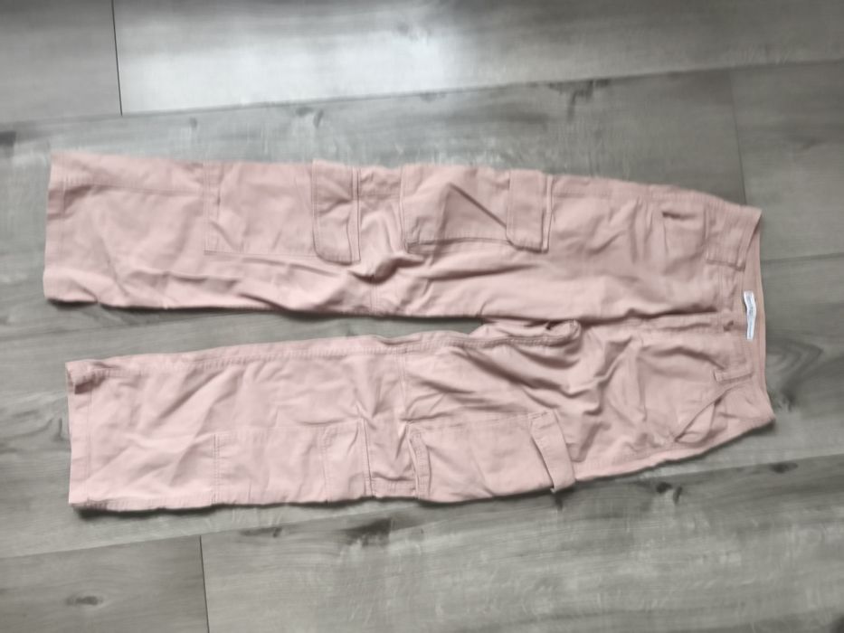 Spodnie brudny róż bojówki Bershka 32