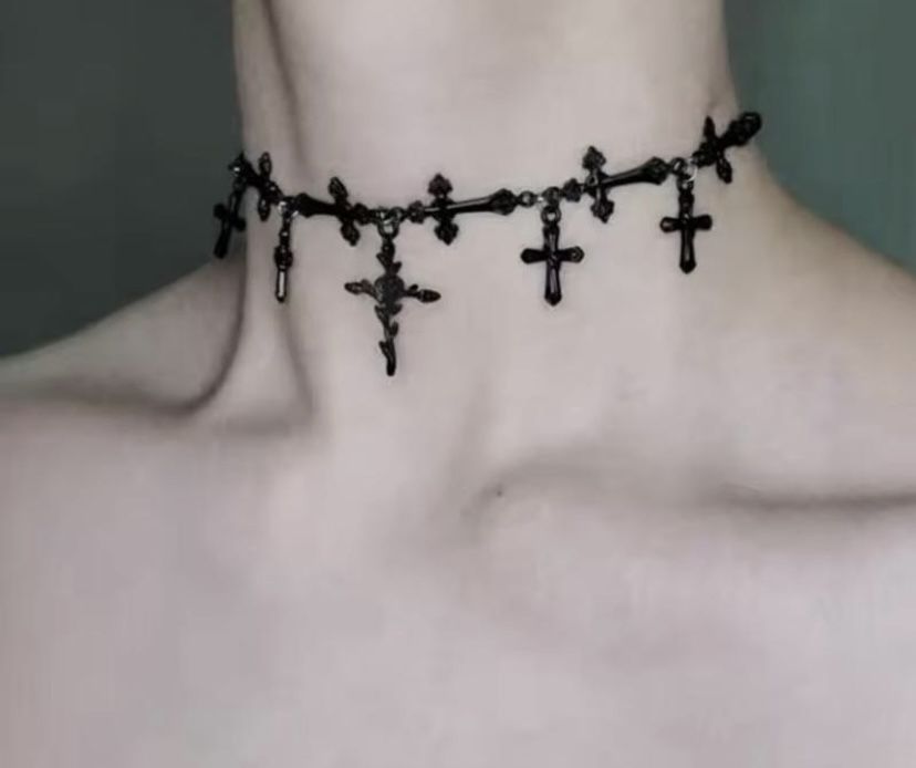 Чокер шипы, бант, наручники, пули, крест готика цены в описании