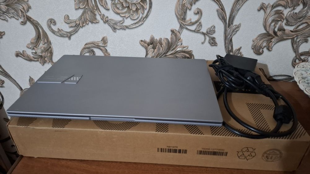 Asus vivobook s15 OLED