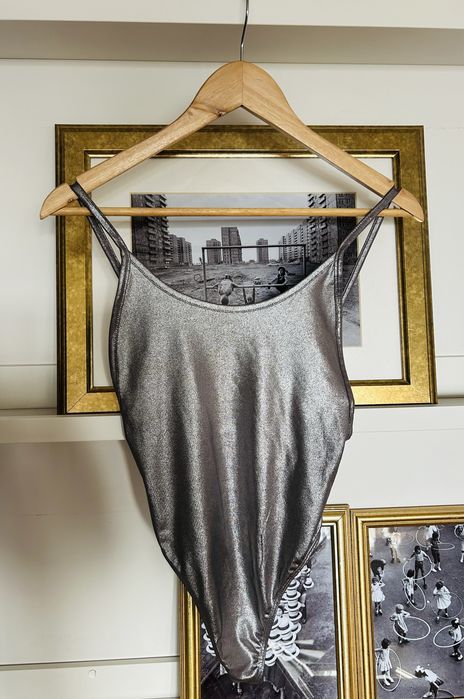 Srebrne body H&M Coachella HM bluzka top na ramiączkach XS 34