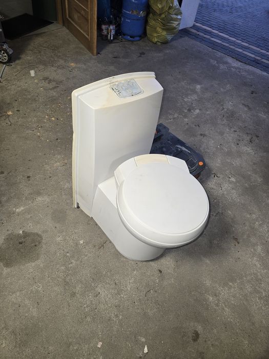 Toaleta Thetford 250 cs