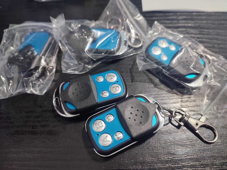 Автоматика для розпашних воріт пульти лампи сигнальні Привід для воріт