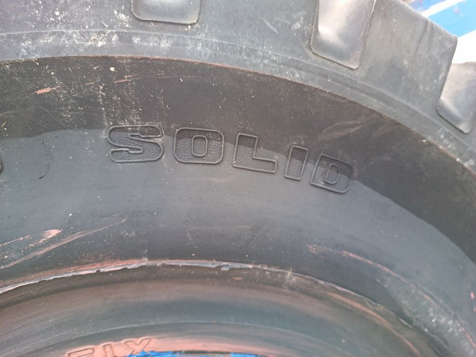 Atrelado reboque rodas maciças