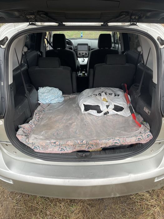 Продаю Мазда 5 (2006) на газу