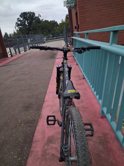 Dartmoor hornet 26 na topowych częściach