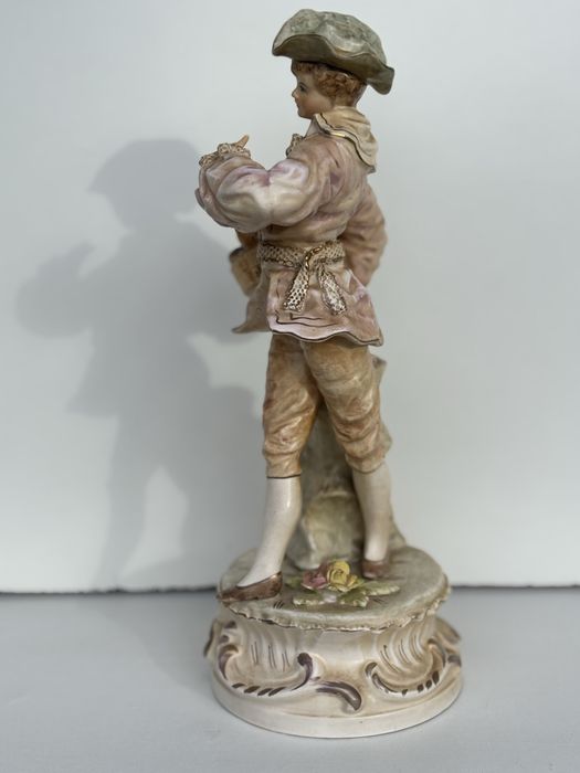 Figurka (Ceramika)wys 32 cm ,stan bardzo dobry