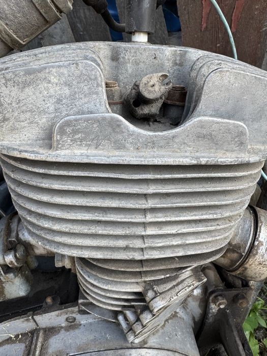 Циліндр поршень  планета 4