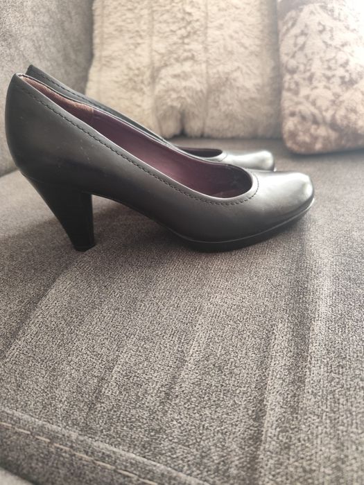 Czarne buty na obcasie skóra naturalna idealne r 38