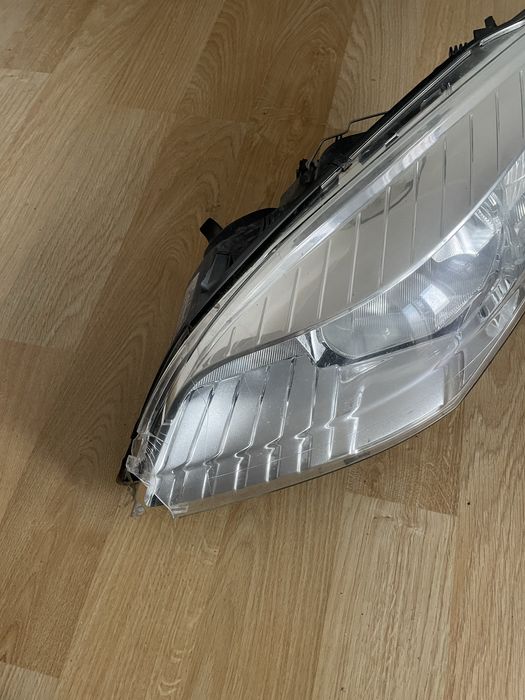 Заглушки до фари Меган 3