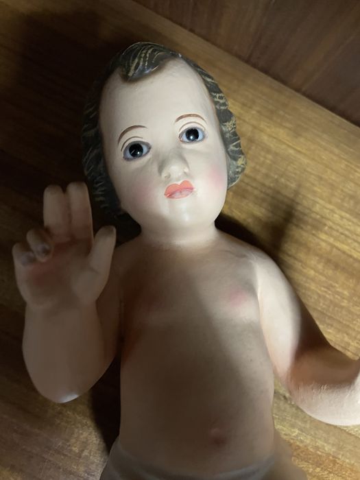 Menino Jesus em porcelana