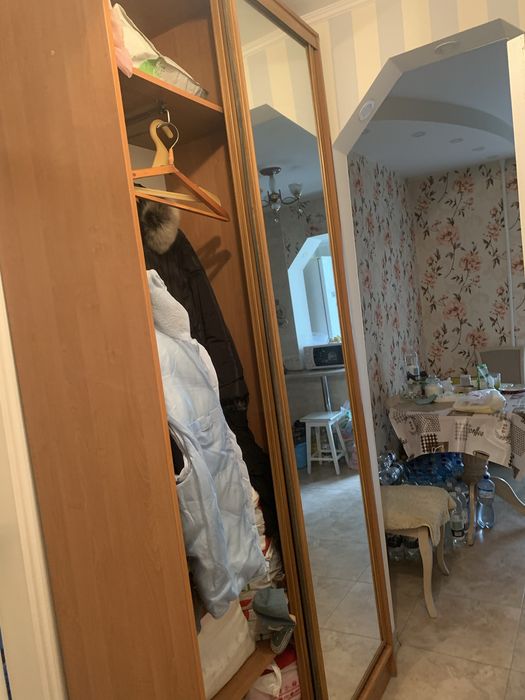 Продам шкаф зеркальный