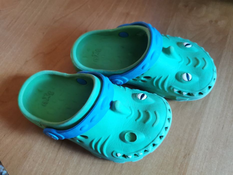 Klapki basenowe, buty do wody r23
