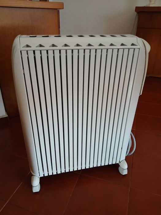 Aquecedor a Óleo DELONGHI 2500 W