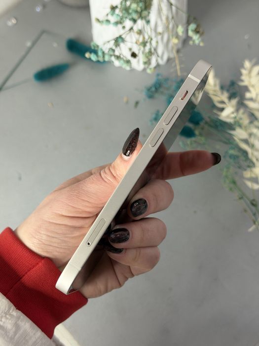 Apple iPhone 12 128Gb White. Neverlock. Б/в