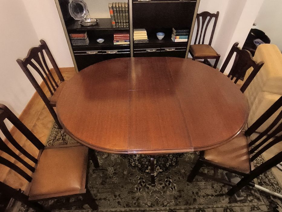 Mesa de jantar com 6 cadeiras