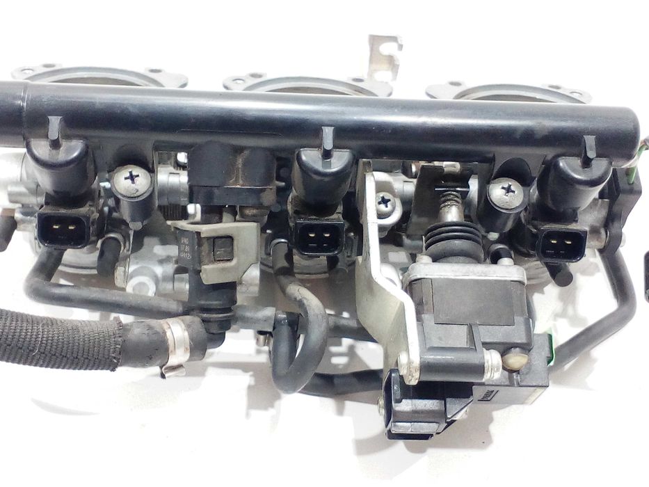 Triumph tiger 800 przepustnice wtryski komplet wtrysk tps