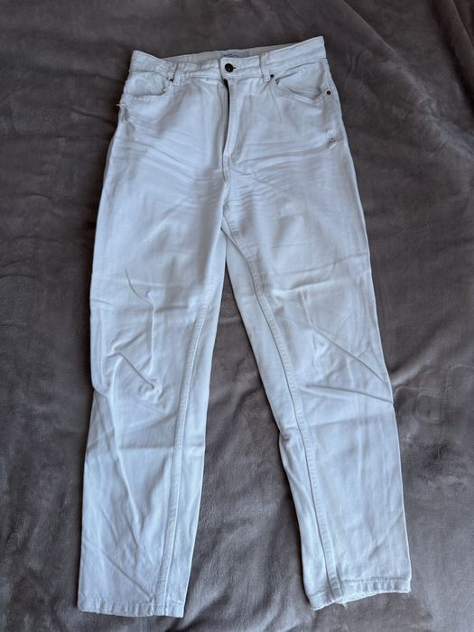 Джинси білого кольору