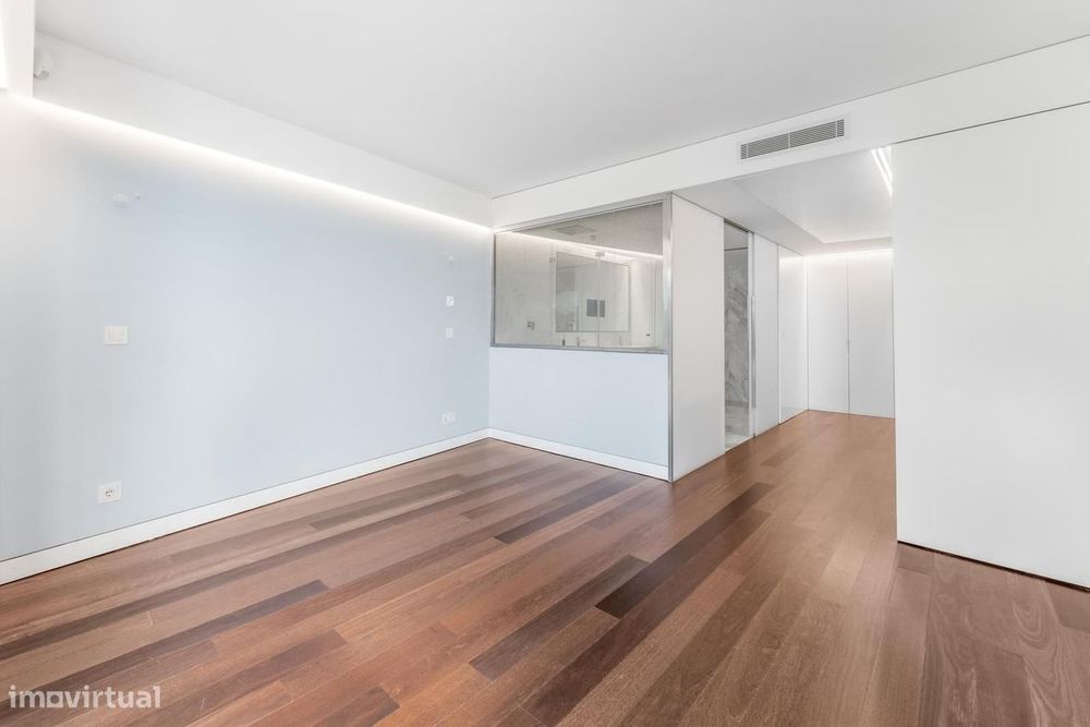 Apartamento T2 com jardim, Cascais