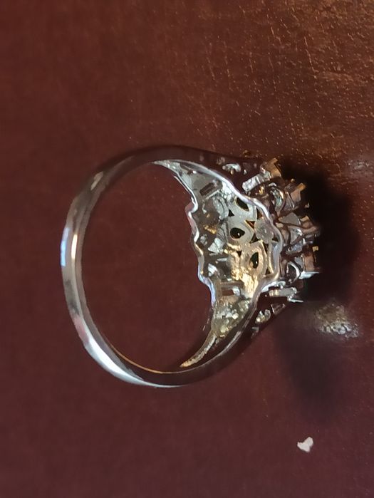 Pierścionek z oczkiem