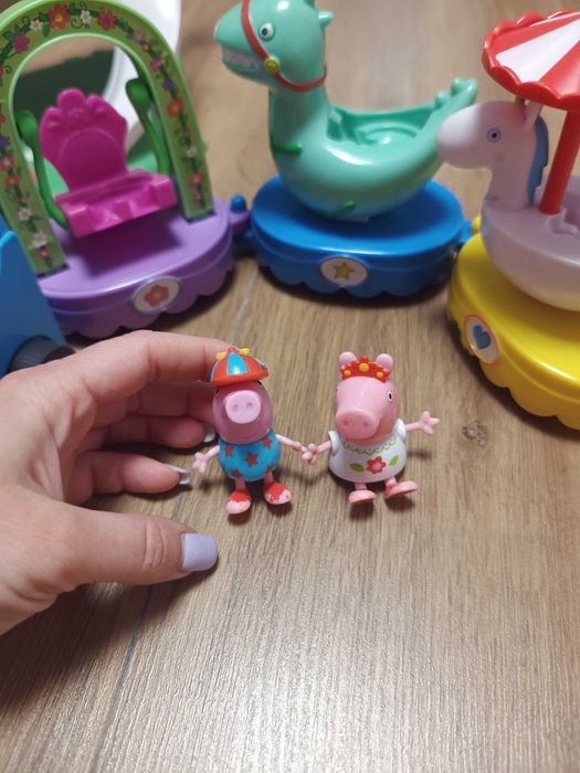 Будинок на дереві, паровозик та будинок свинки пеппи Peppa pig