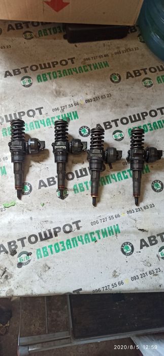 Насос форсунка шкода 038130073 F  038 130 073 AL  038130073 BN