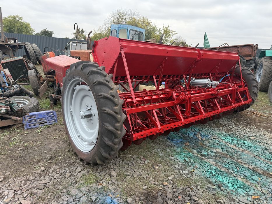 Сівалка зернова сз 3/6 робочий стан