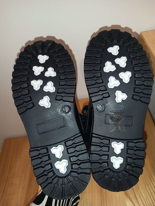 Sprzedam nowe buty zimowe dziewczęce 34