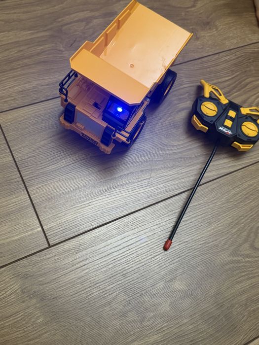 Самоскид на радіокеруванні