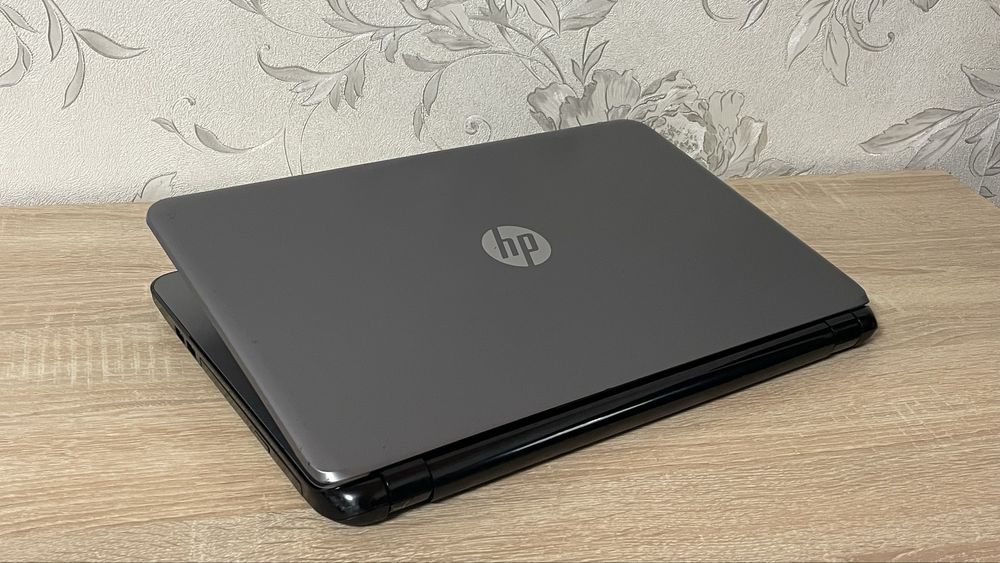 Ноутбук HP Pavilion 15 / Intel Core i5 / 8 GB RAM / SSD / 3 год. акб