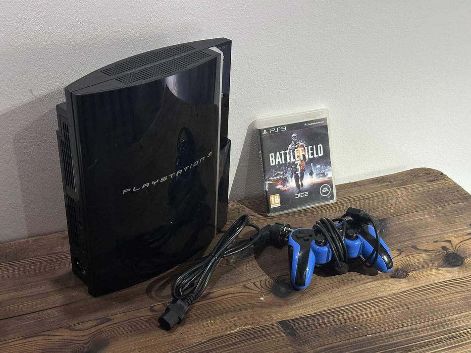 Playstation 3 ( PS3 ) Fat + okablowanie + joystick + gra - pełny zestaw