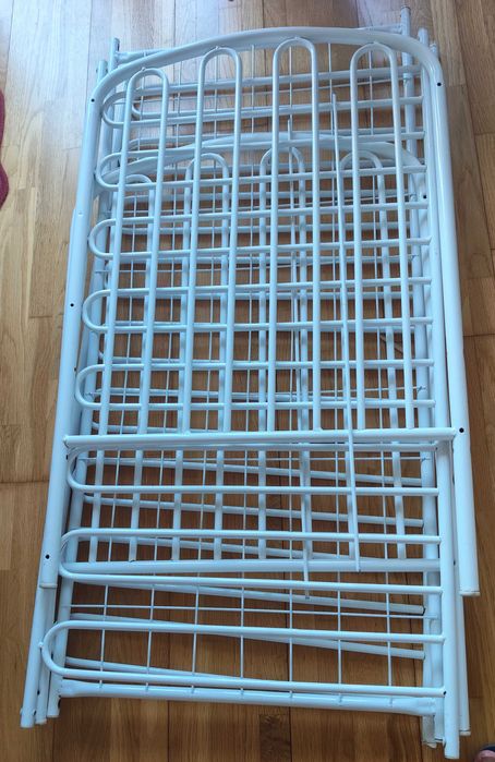 Berço/ cama em ferro para bebe / criança