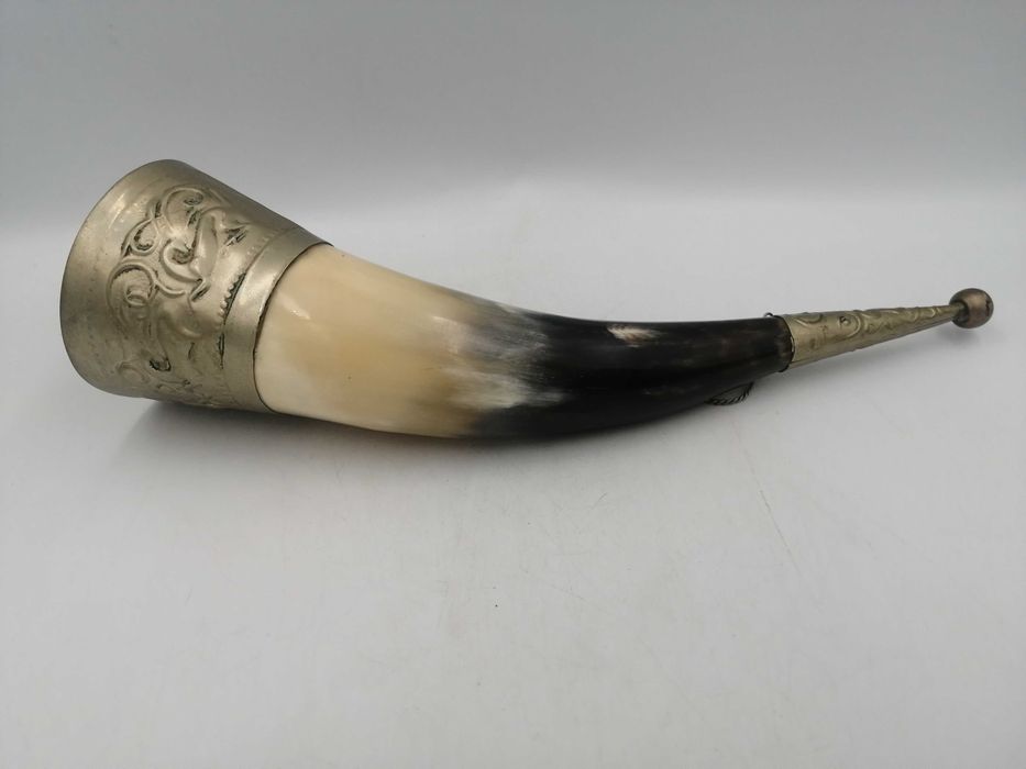 Naturalny bawoli róg Wikinga kufel myśliwski okuty 1
