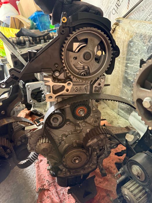 Silnik Citroen Peugeot słupek 1.6 e hdi 9H05