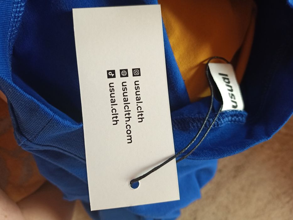 Футболка жовто-блакитна.