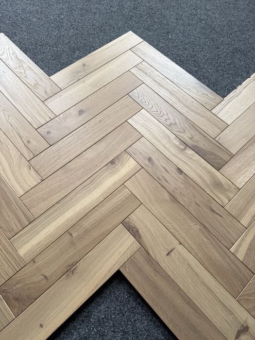 Podłoga drewniana Jodełka Dąb RUSTIC 15x80x400mm, olej UV x2 BRESLAU