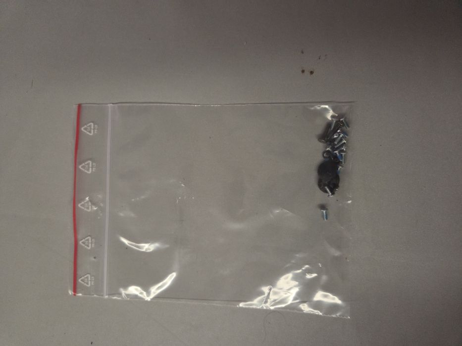 Sprzedam zestaw śrubek do laptopa HP Compaq mini 311