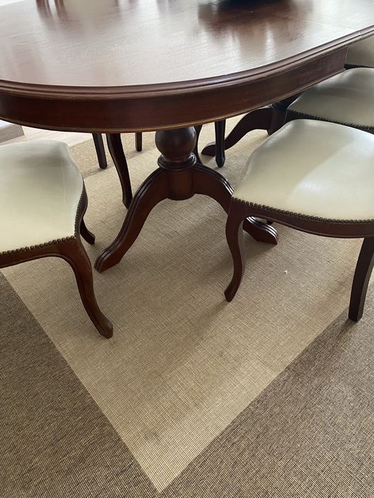 Mesa de jantar extensivel em madeira maciça com 6 cadeiras