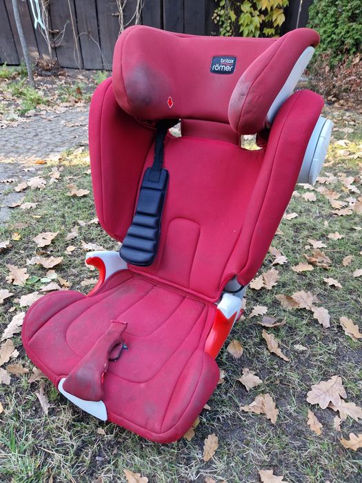 Fotelik dziecięcy Britax Römer Kidfix II XP SICT (15–36 kg)