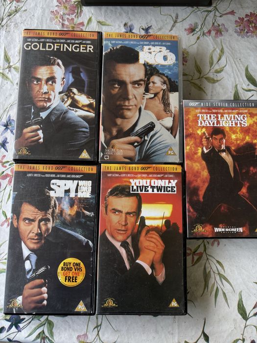 James Bond na jasetach vhs