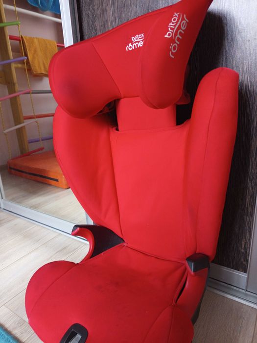 Дитяче автокрісло