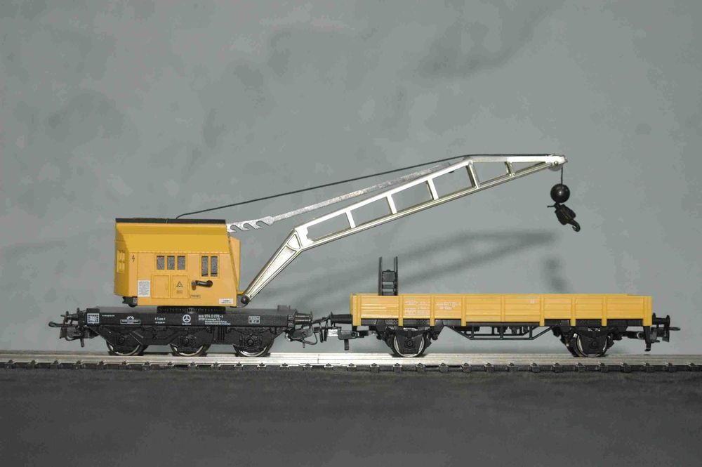 Vagão Grua MARKLIN HO com rodados metálicos CC