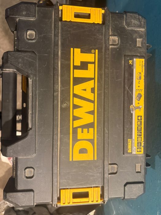 Продаю інструмент Dewalt