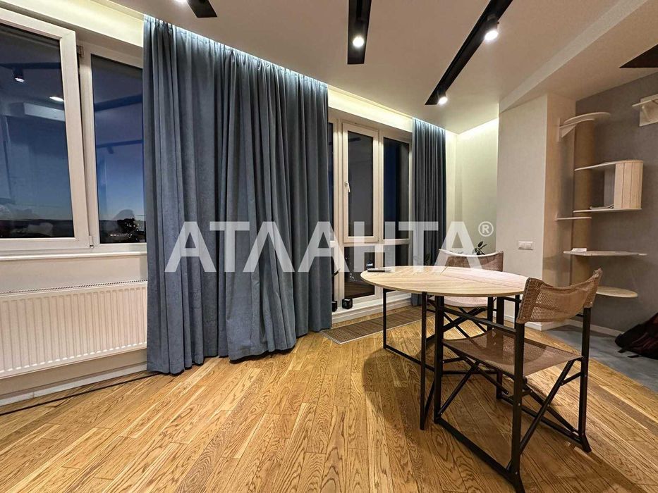 Продається затишна трьохкімнатна квартира-студія в ЖК  Парус.