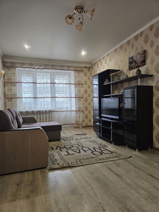 Двокімнатна квартира біля парку.