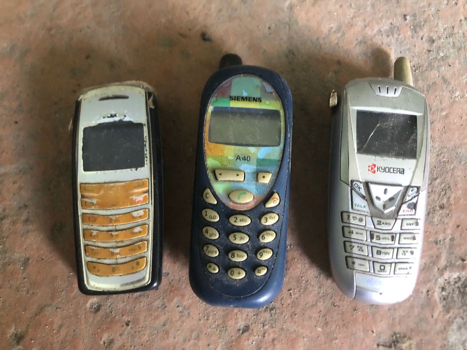 Старі телефони продам