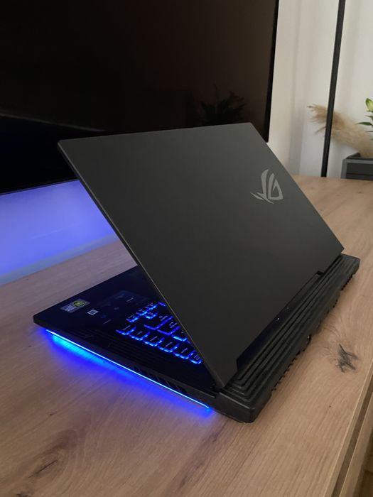 Laptop Asus rog strix g