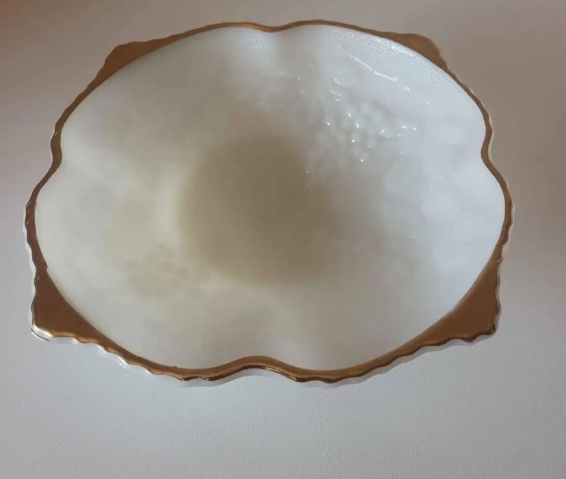 Travessa de vidro leitoso